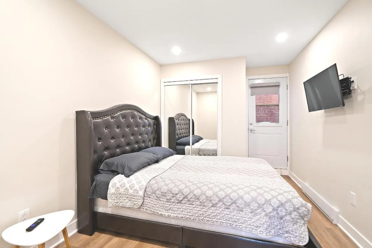 Glamorous 3Bdr Heart Of Plateau A Montreal 0*,  Canada